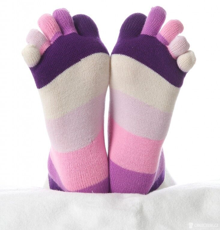 Barevné prstové ponožky jsou ideální na domácí pohodu, autor: jitexcom